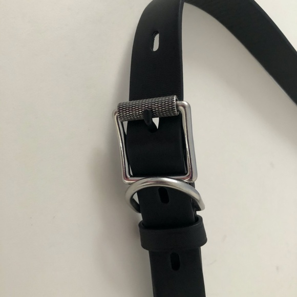 Elliot Sling Pack Smooth Leather  Medium Crossbody - Picture 10 of 10